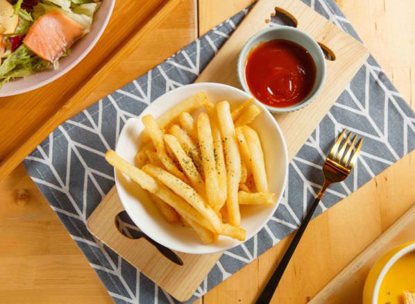 森林小徑精誠店享受美食